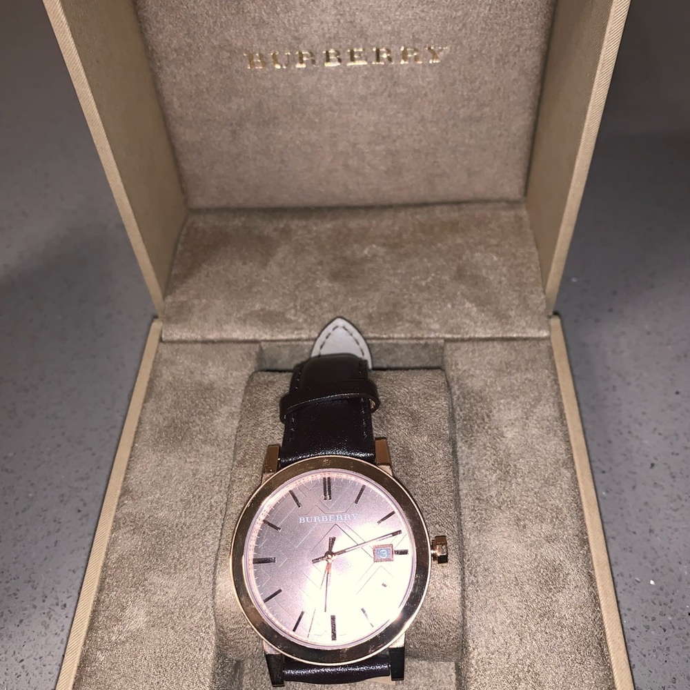 Burberry watch - Picture 7 of 7